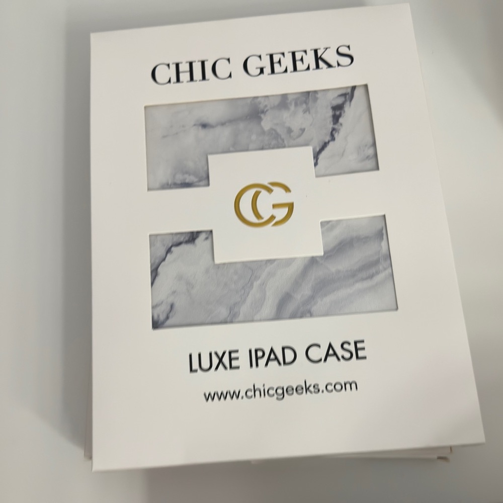 Chic Geeks Grey Marble IPAD Case